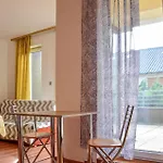 1 Bedroom Cozy In