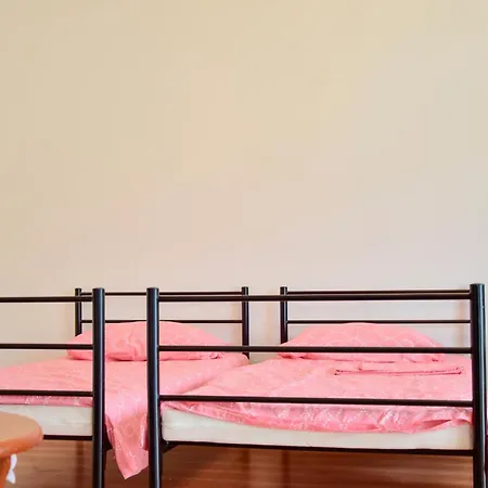 1 Bedroom Cozy In Holiday home